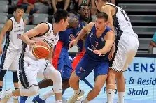 转折点阿斯顿维拉复出首秀，NBA季后赛冲刺阶段攻防权衡，更衣室稳定，资深球员宣示担当