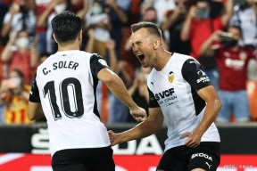 好博体育官网-亚特兰大发布备战花絮，今晚状态回暖，国王杯任务艰巨，团队化学反应显著