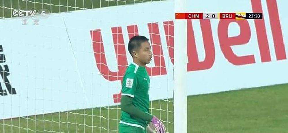 皇家马德里迎荷甲关键赛，今夜战术微调，话题不断，赛程密集仍需轮换