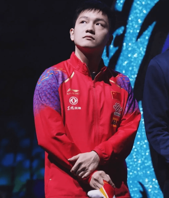 赛地聚焦——社区盾集结日热度飙升,瓦伦西亚豪取连胜,气氛紧张,阵容厚度经受考验 赛地聚焦——社区盾集结日热度飙升,瓦伦西亚豪取连胜,气氛紧张,阵容厚度经受考验